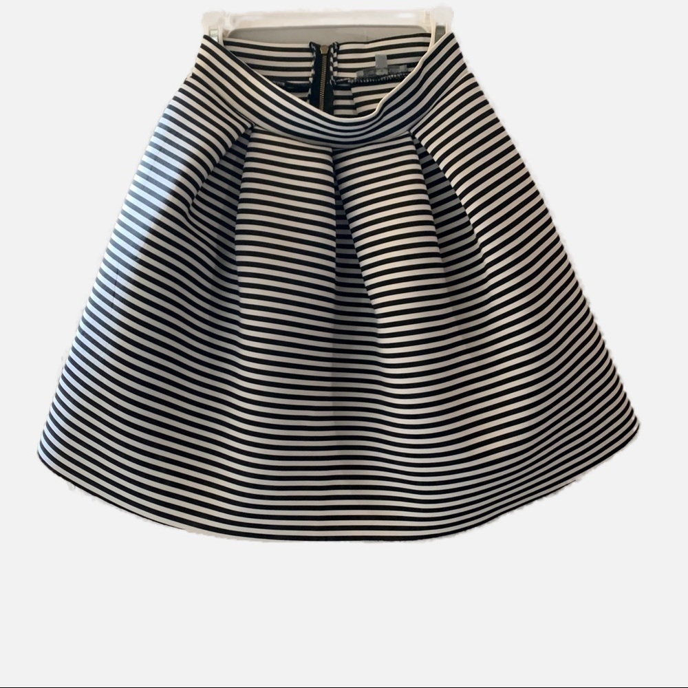 Charlotte Russe Black White Flare Skirt. Size small.